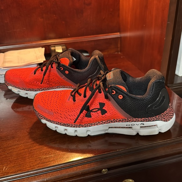 Men’s orange/black Under Armour HOVR Infinite shoes. Size 10 - Picture 3 of 8